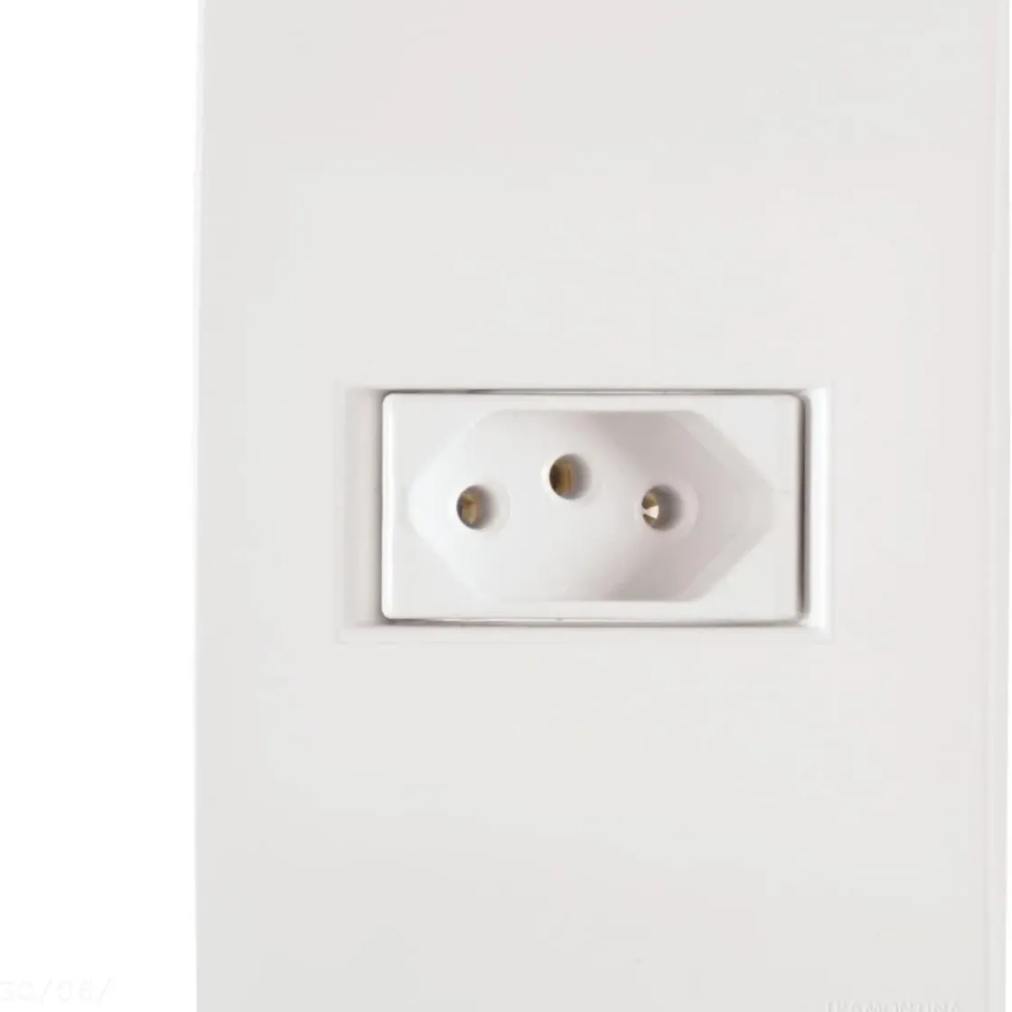 Conjunto 4x2 com 1 Tomada 2P+T Liz 20 A 250 V Branco