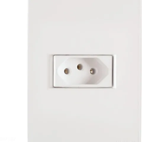Conjunto 4x2 com 1 Tomada 2P+T Liz 20 A 250 V Branco